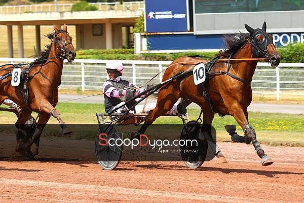 Victoire de Note Rebelle dans le Prix des Halles sur l'Hippodrome d'Enghien